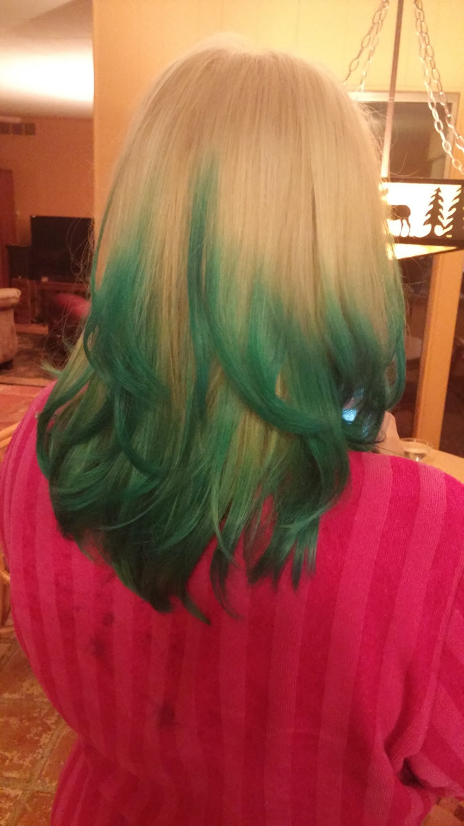Picture of Angela's green hair coloring